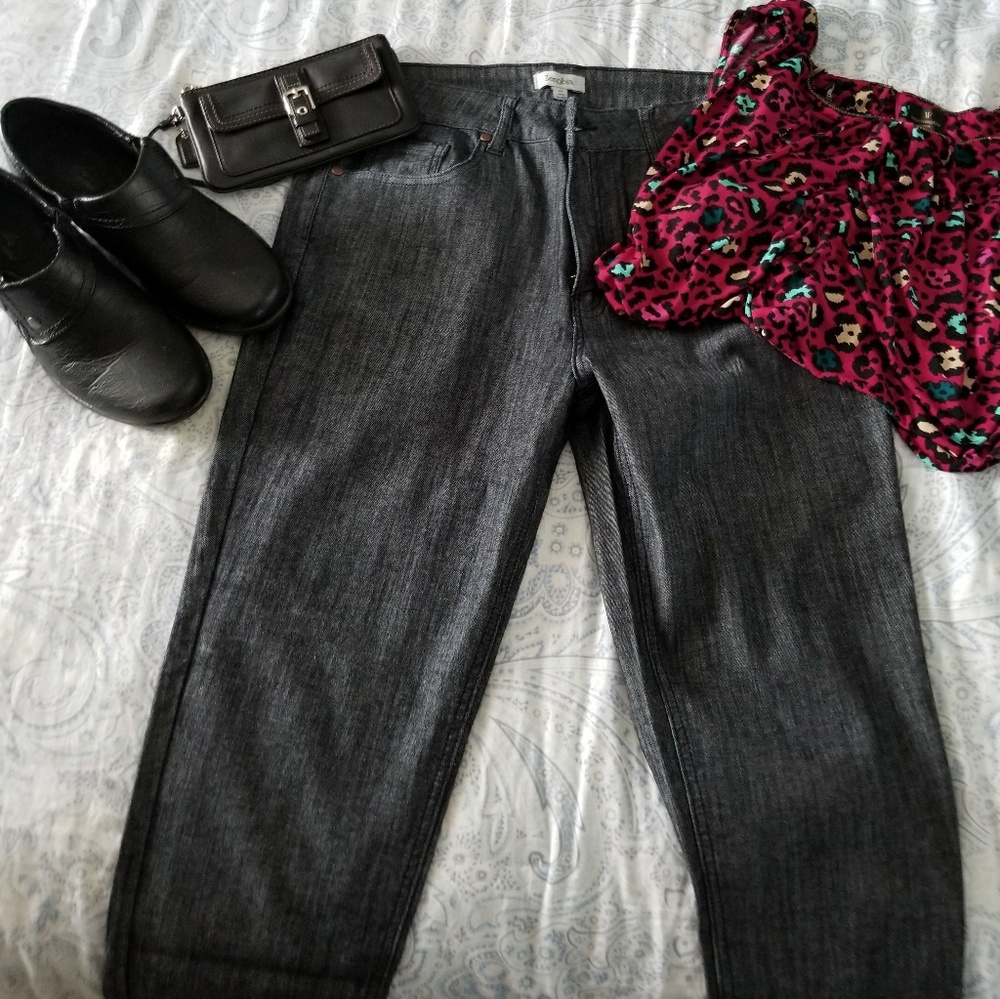 SOLD (16) Zenobia Super Skinny Jean's NWT